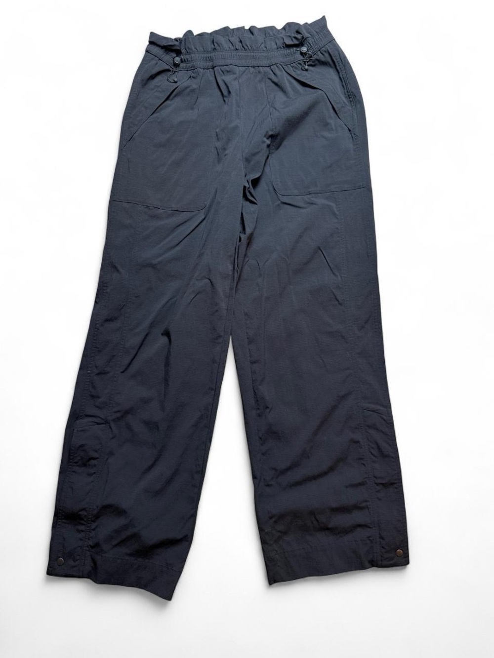 Athleta Trekkie High Rise Parachute Pants
Size: Women’s M